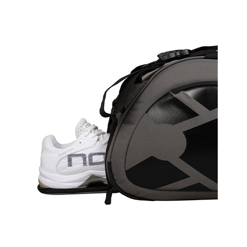 حقيبة بادل متعددة الألوان باللون الرمادي من Nox AT10 Team (X1)